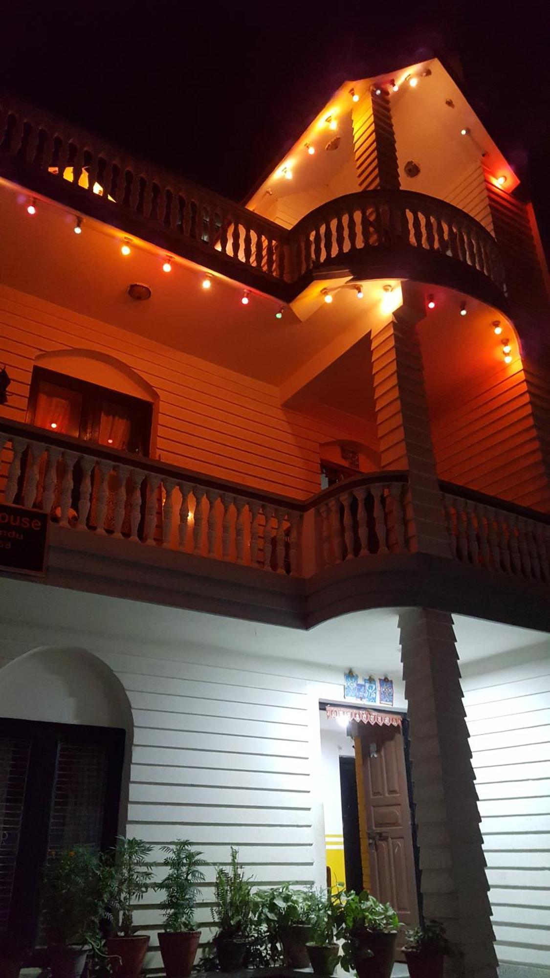 Bnb Royal Tourist House Katmandu Eksteriør billede